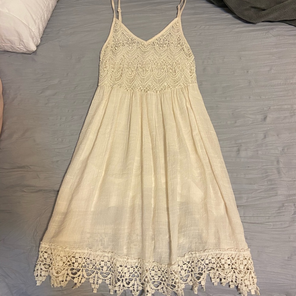 Cute off-white/cream dress!